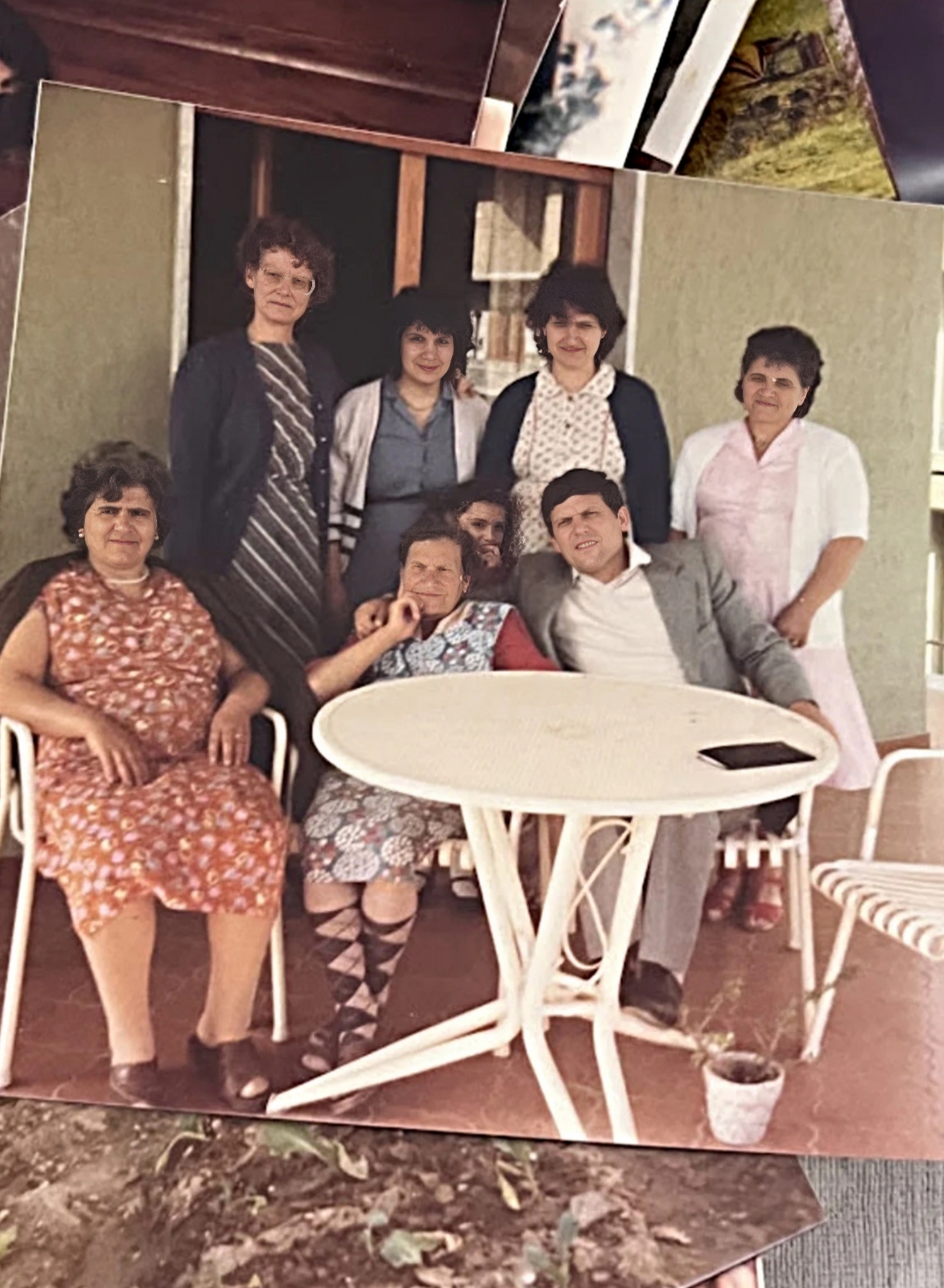Cristofaro Maria,Juliette,Antonietta e Consiglia Mormile, Chiara e Giovanni Cristofaro,nonna Consiglia